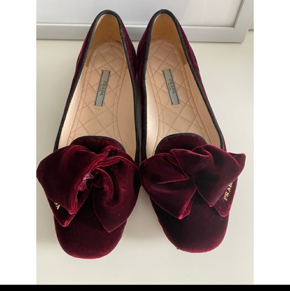 Prada Velvet Flat's - Picture 1 of 5